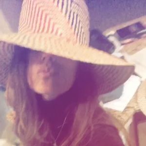 Meet your Posher, Ana